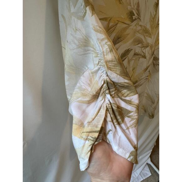 Chico’s Women’s 2 V-Neck Blouse Palm Leaf Print 3/4 Sleeve Resort Lightweight - Picture 9 of 9